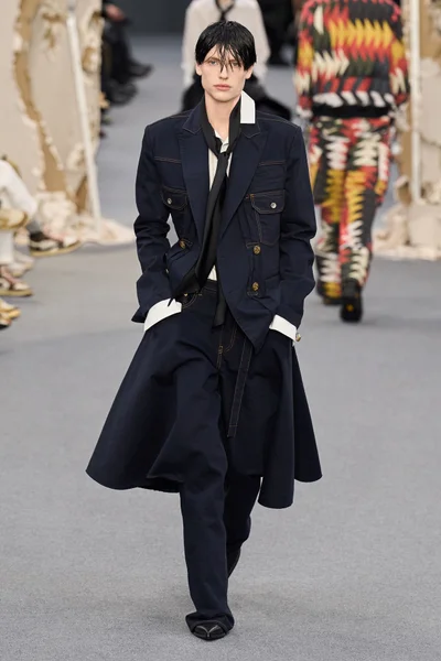Look 70